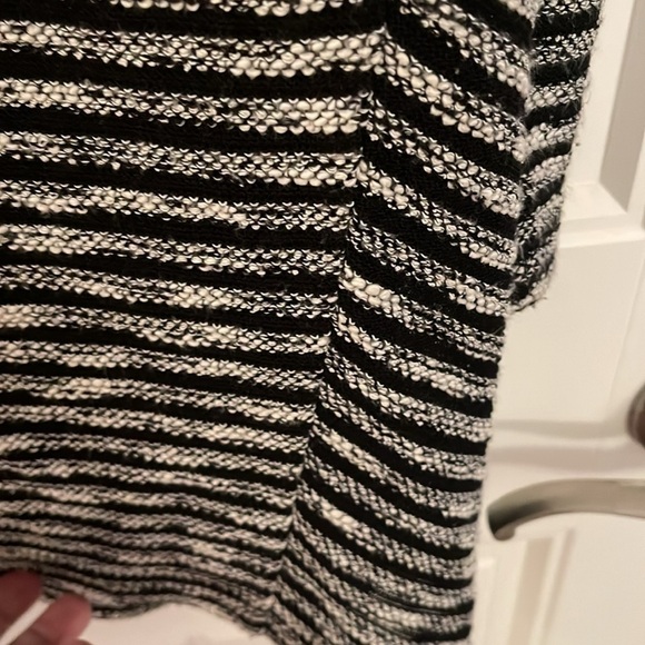 J Jill Tunic Top Womens L Cowl Neck Long Sleeve black and white weave design. - Picture 6 of 11